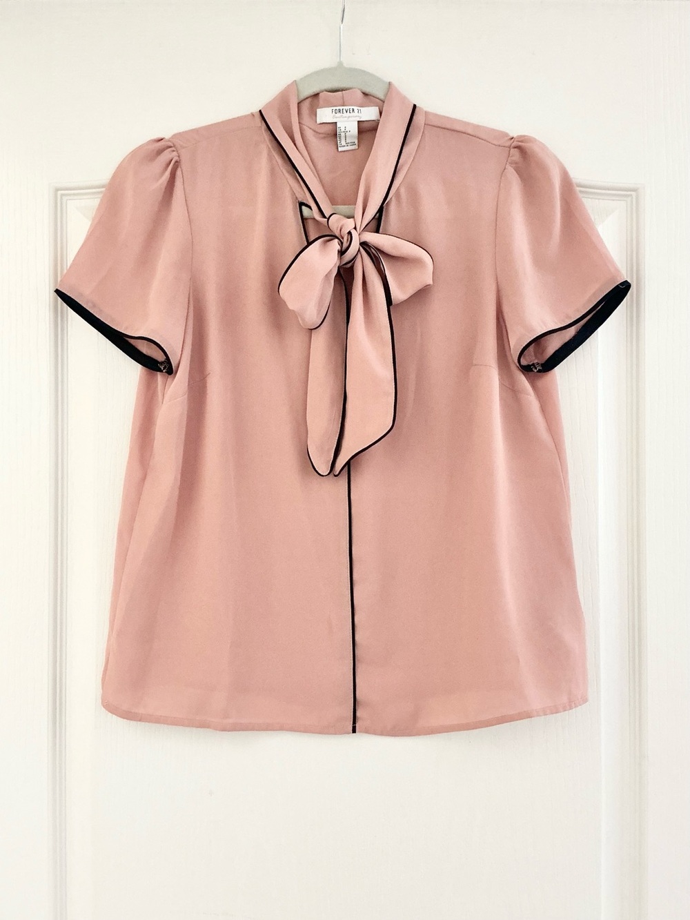 Forever 21 Contemporary Blush Tie Short Sleeve Blouse Small